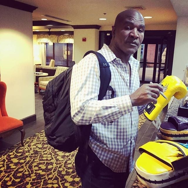 Former Heavyweight Champion Evander Holyfield signing the official fight apparel (Stealthletic Gear) of Money Round Boxing League.. #stealthletic #moneyroundboxing
